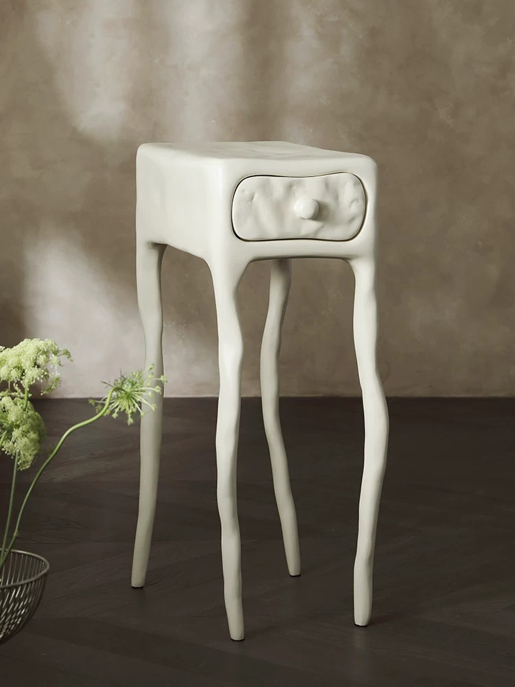 ヨーロッパデザイナーによるミッドセンチュリー風クレイテクスチ - Tables のレビューと価格